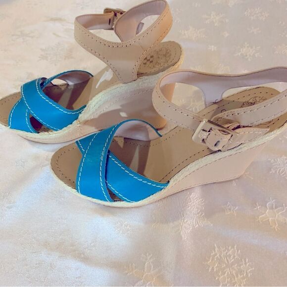 NWOT Vince Camuto Turquoise Petal Peacock Wedge Sandals 5.5” Heel Sz 9 Gorgeous - Picture 2 of 7